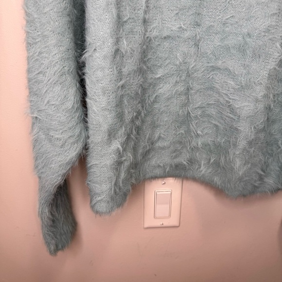 Wearing Your Heart on Your Sleeve Blue Crewneck Fuzzy Knit Cropped Sweater Small - Picture 6 of 14